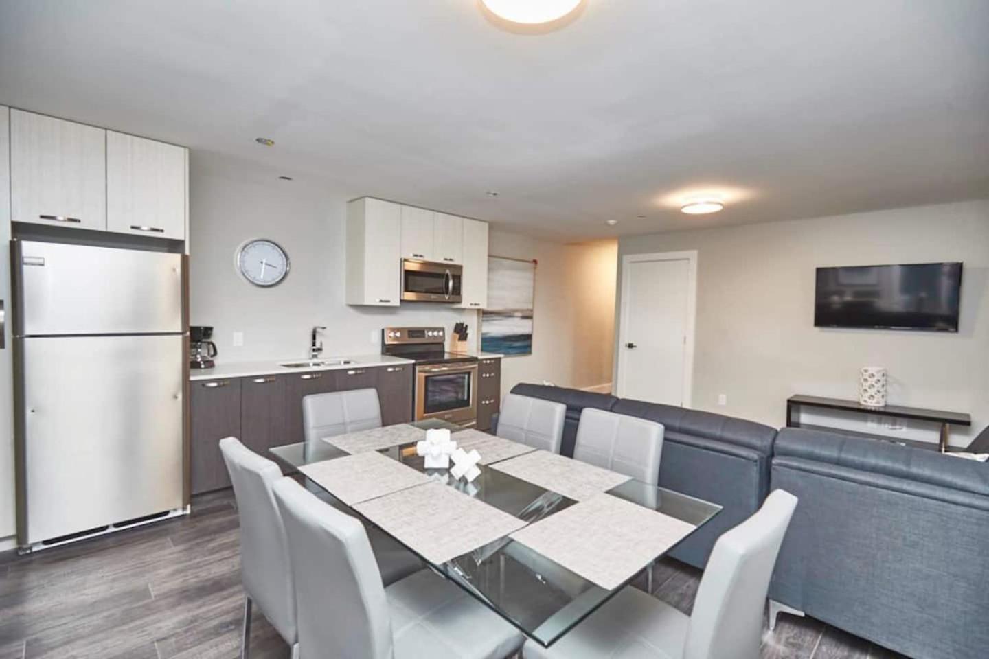 Fallsview Boutique 2Bd 4B Apartment Niagara Falls Exterior photo