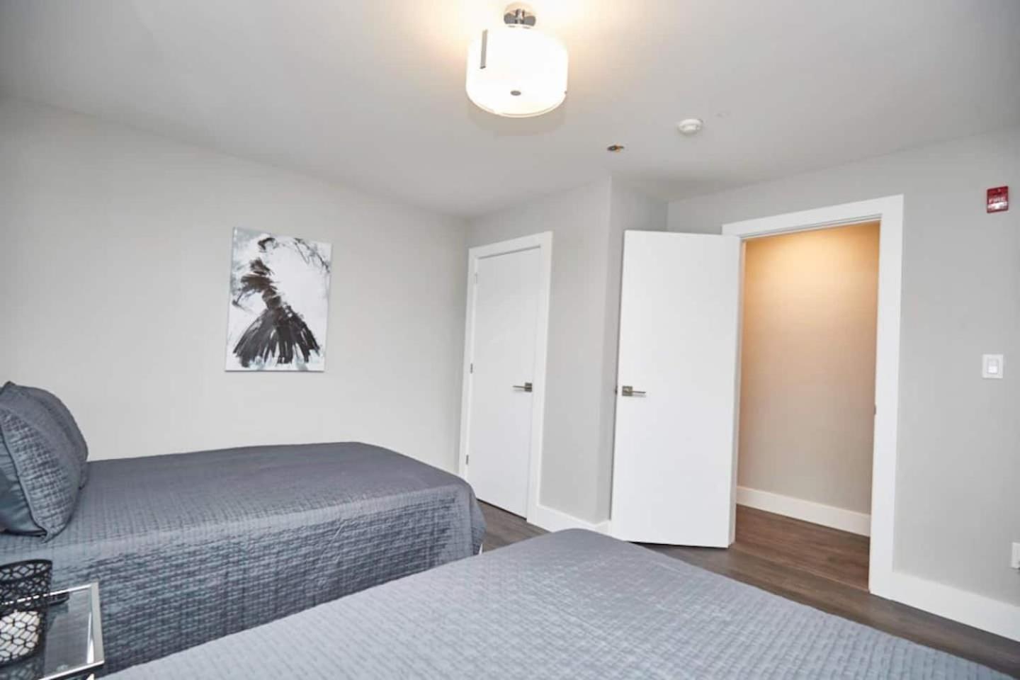 Fallsview Boutique 2Bd 4B Apartment Niagara Falls Exterior photo
